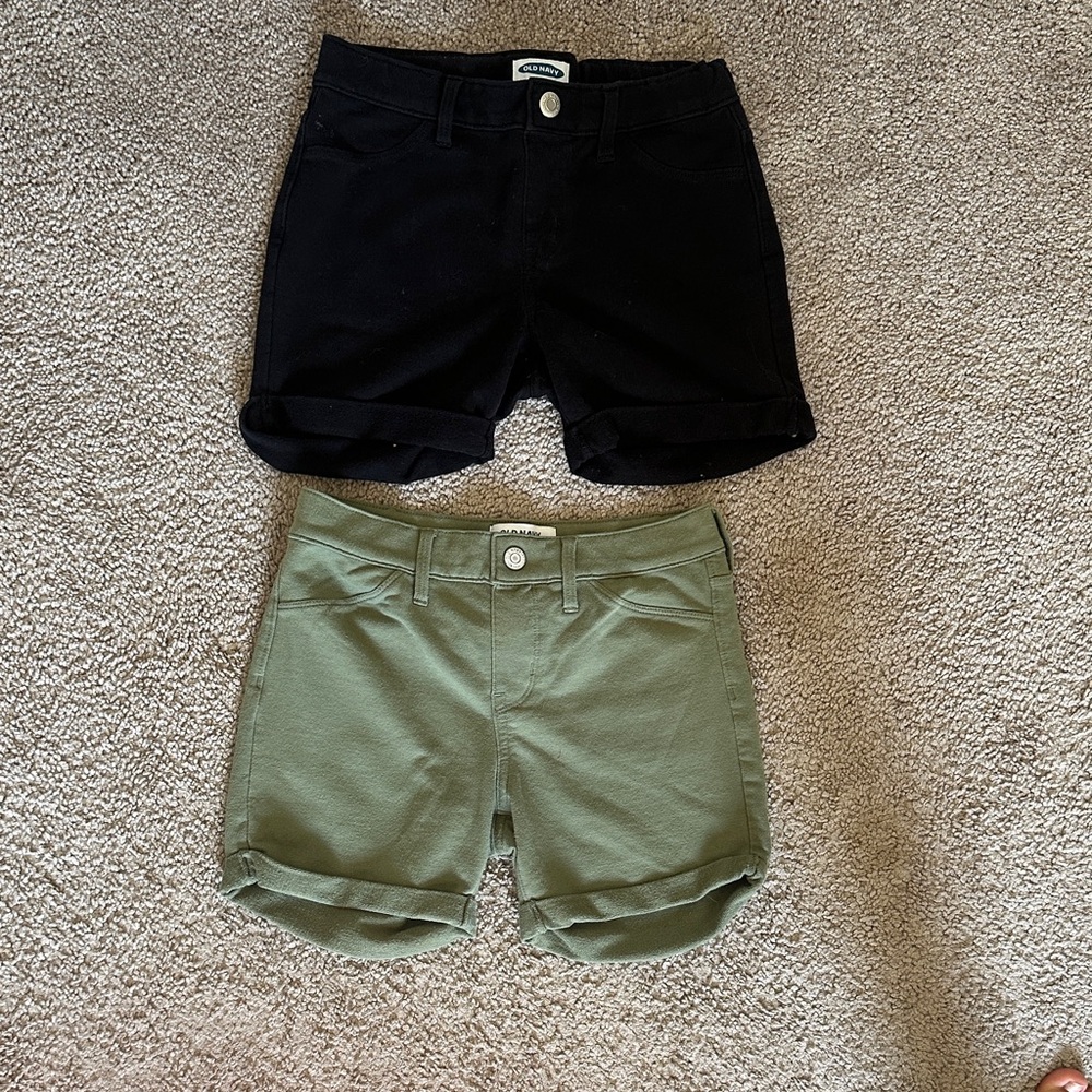 Two old navy short size 10-12 for kids girl